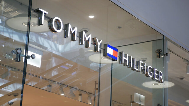 tommy hilfiger store sign