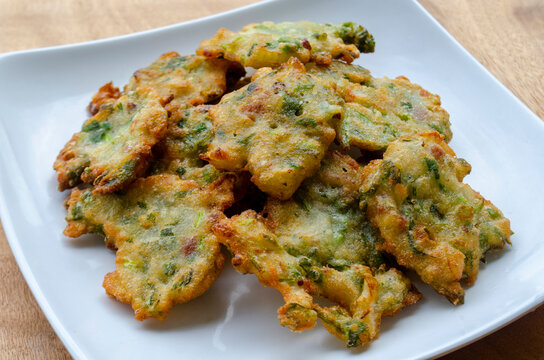 Vegetable fritters a close look at Malaysian crunchy snack.