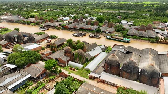 The brick kilns are 300 years old in Mang Thit, Vinh Long, Vietnam, although they are still operating today, the bricks are sold all over the world. Video shot in Vinh Long on September 7, 2024.