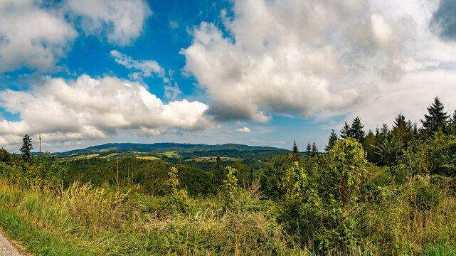 Panoramablick vom "Welterbesteig Wachau" zwischen Aggsbach Markt und Zintring Richtung Norden - Panorama aus 8 Bildern