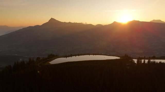 Sonnenaufgang Kitzb&uuml;hel Seidlalmsee Hahnenkamm