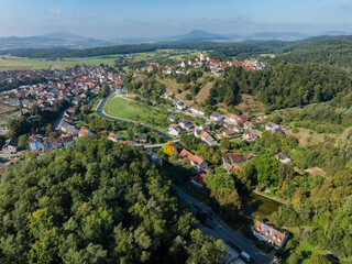 Luftbild von der Stadt Aach im Hegau