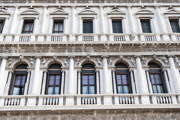 Pizza Miracle Square 