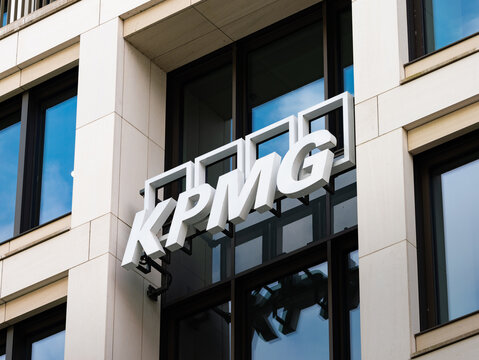 HAMBURG, GERMANY - 9. September 2024: KPMG logo sign of the accounting and advisory company. Big consultant for business and economy related affairs. One of the big four auditor firms.