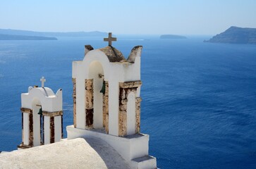 Fototapeta premium Campanario ortodoxo en Oia, isla de Santorini, Grecia