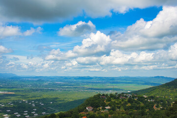 Obraz premium カオヤイのキャンプ場からの綺麗な景色 ナコーンラーチャシーマ・タイ Beautiful Khao Yai View at Nakhon Ratchasima, Thailand