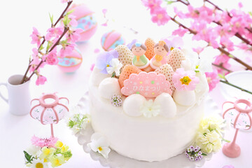 かわいいおひな祭り　淡雪いちごとパールホワイトいちごとお花のケーキ