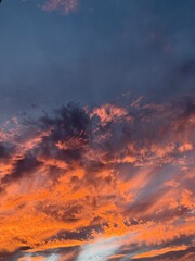 Obraz premium 日本東京の空と雲、赤い夕焼け