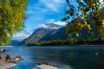 Clear mountain rivers and lakes
