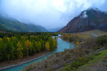 Clear mountain rivers and lakes
