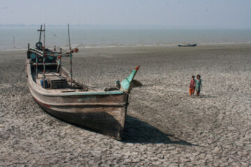 Fototapeta premium Fishing boat on the beach at Banshkhali, Chattogram, Bangladesh