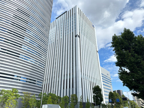 データセンターなどが入るKDDI大阪第2ビル（大阪市中央区城見）