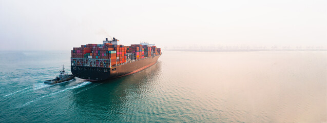 Rear view cargo container ship. Business logistic transportation sea freight, Cargo ship, Cargo...