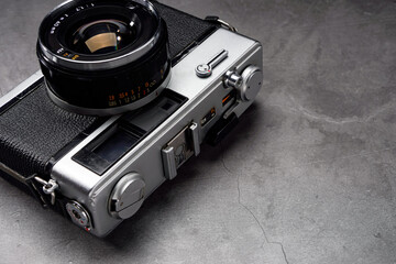 古いフィルムカメラ