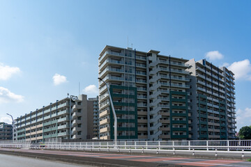 Fototapeta premium 巨大マンション