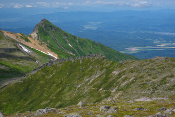 大雪山 北鎮岳山頂からの景色　残雪期北海道絶景登山