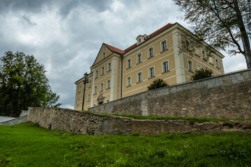 Fototapeta premium Centrum Przyrodniczo-Edukacyjne Karkonoskiego Parku Narodowego - Pałac Sobieszów