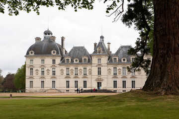 Fototapeta premium Château de Chevery, château de la Loire français situé en Sologne, sur la commune de Cheverny, dans le département de Loir-et-Cher et la région Centre-Val de Loire