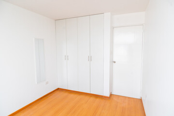 habitacion con closet empotrado