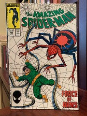 Obraz premium Seattle, WA, USA September 25, 2024 The Amazing Spiderman 296 