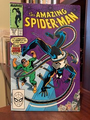 Obraz premium Seattle, WA, USA September 25, 2024 The Amazing Spiderman 297 