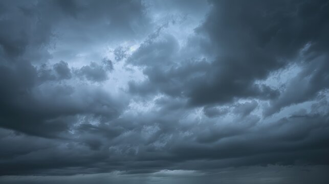 Overcast sky preceding thunderstorm