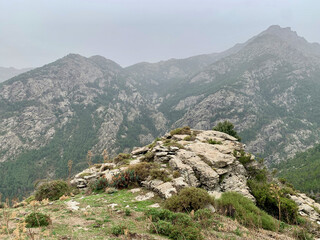 Chemin de randonnée dans le massif du Monte Padro, Asco, Corse