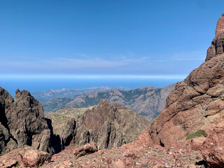 Vue sur la mer depuis la Paglia Orba en Corse