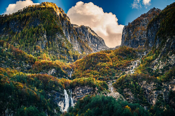 Autumn in Val Raccolana. Between peaks, lakes and streams. Julian Alps