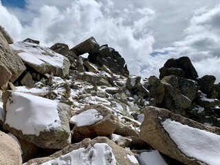 Route menant au sommet du Monte Rotondo en Corse