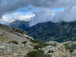Monte d'Oro ennuagé vu depuis le massif du Rotondo en Corse
