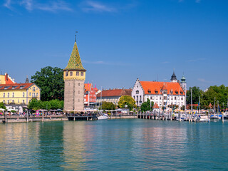 Obraz premium Hafen mit Mangturm in Lindau am Bodensee, Schwaben, Bayern, Deutschland, Europa