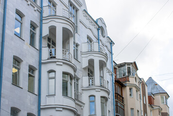Exploring the Architectural Details of This Historic Buildings Unique Design and Beauty