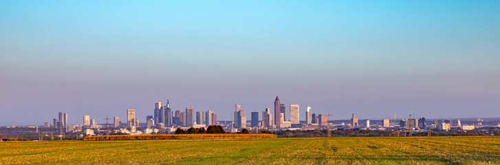 Fototapeta premium scenic view to skyline of Frankfurt