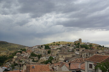 Obraz premium Paisaje panorámica del pueblo de Sepúlveda. Segovia. España 