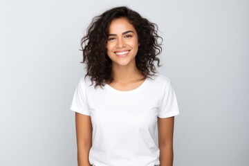 Obraz premium Woman portrait t-shirt smiling.