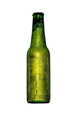 bottiglia di birra color verde, senza etichette, con la superficie bagnata e piena di piccole gocce d'acqua, su sfondo trasparente