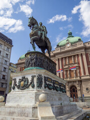 Obraz premium Europe, Serbia, Belgrade, Monument to Prince Mihailo Obrenoviću, on Republic Square, in the background the National Museum in Belgrade
