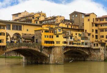 Fototapeta premium Buildings on unique bridge - Florence, Italy