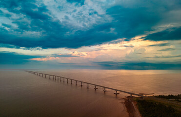 Confederation Bridge (French: Pont de la Confédération) is a box girder bridge carrying the...