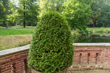 Die Evenburg in Ostfriesland