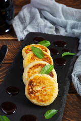 Sweet curd pancakes with mint. Cottage cheese pancakes