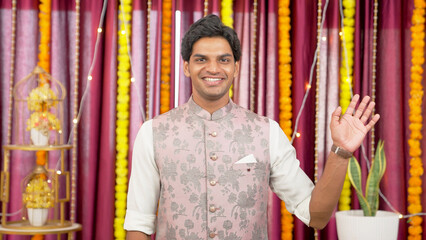 Obraz premium Indian Man Greeting Hello on Diwali Festival