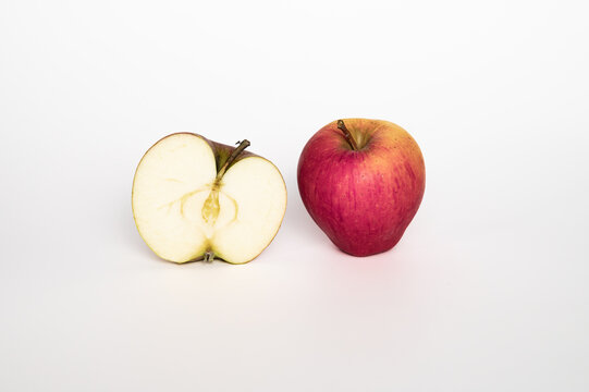 sliced Wellant red apple 