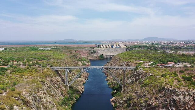 Rio S&atilde;o Francisco na cidade de Paulo Afonso da Bahia no Brasil