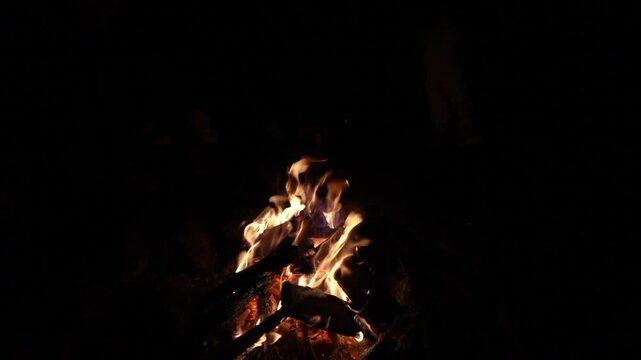 Campfire slowmotion 4k 120 fps