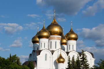 Yaroslavl's Assumption Cathedral: A Majestic Symbol of Russian Orthodox Faith