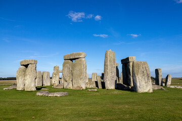 Monumento di Stonehenge durante un pomeriggio soleggiato in Inghilterra