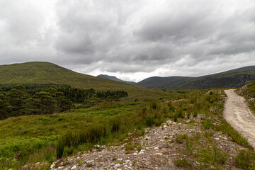 Fototapeta premium Hiking route across Carn Eighe, Glen Affric Scottish highlands