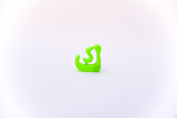 letter kaf, Arabic letter k, Small model of the Arabic letter K in green color isolated on a white background, Classical Arabic, ABC Arabic alphabet , حرف الكاف العربي حروف اللغة العربية، ك.